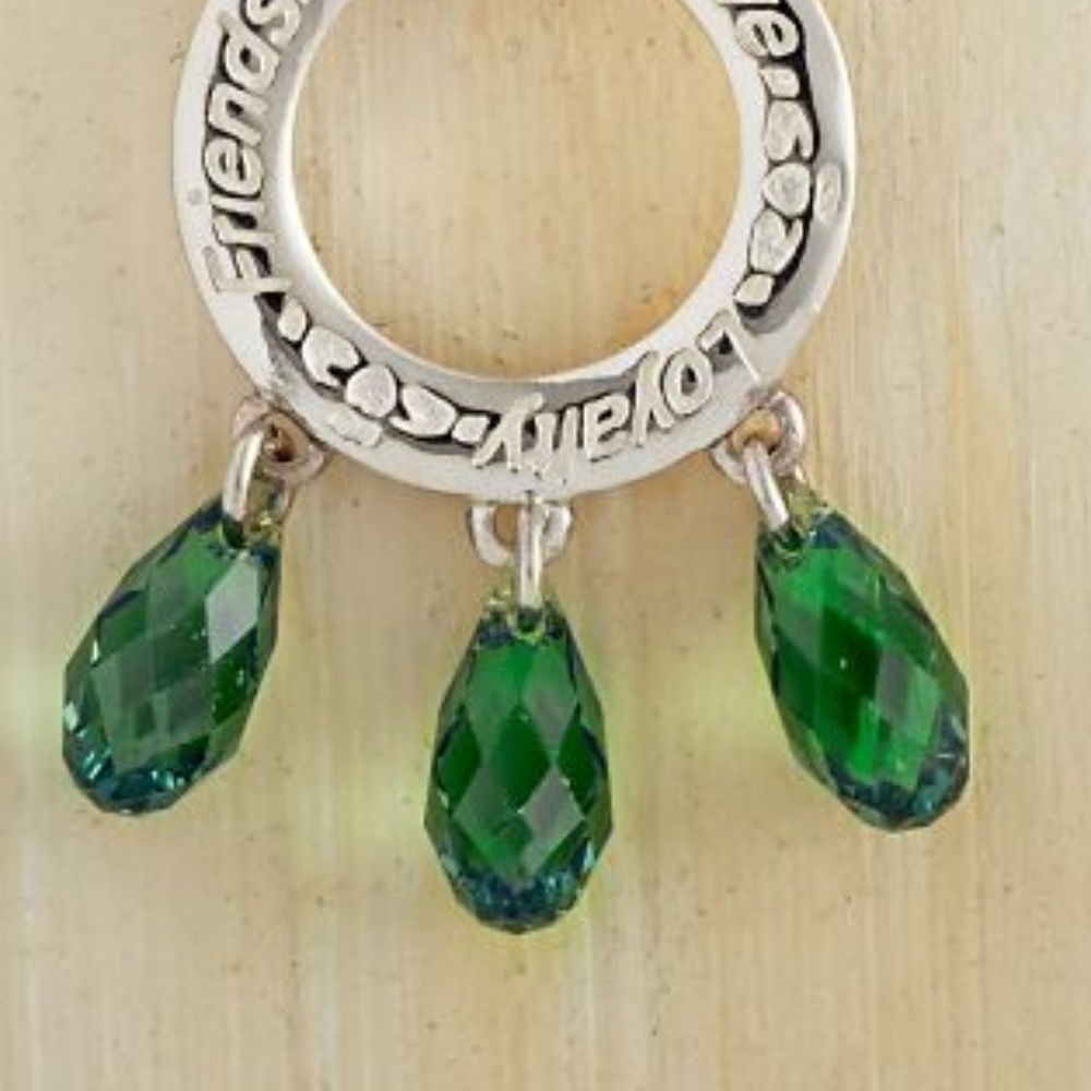 Irish Crystal Claddagh Necklace - Picture 3 of 4